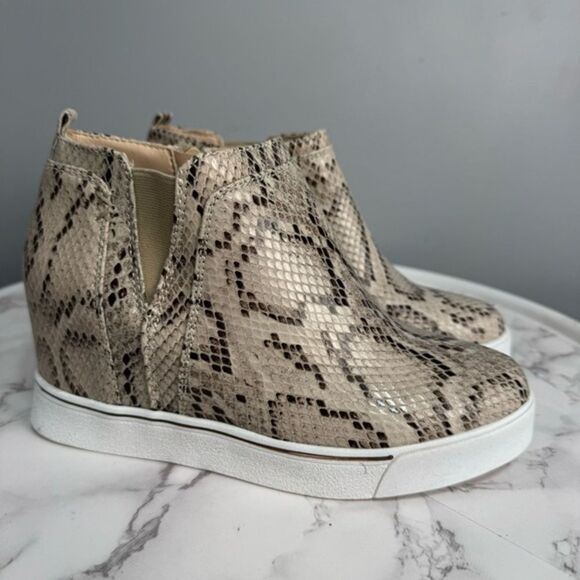 Sugar Wedge Sneakers Women’s size 6 Snake Print NEW # bag Q-35 - Picture 1 of 11